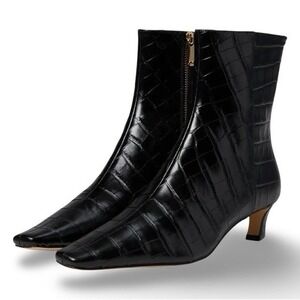 NWOB Michael Kors Cosmo Croc Embossed Kitten Leather‎ Boots Womens 6 Black